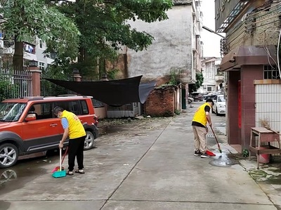 县政务服务数据管理局积极开展社区清洁志愿服务活动